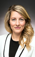 Photo - L’hon. Mélanie  Joly