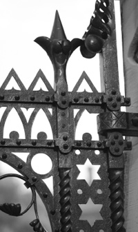 Photo des portes de fer, à l'entrée ouest de la Colline du Parlement