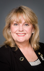 Photo - L'hon. Kerry-Lynne D. Findlay - Cliquez pour accéder au profil du/de la député(e)