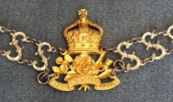 Gallerie de photos pour Le collier du sergent d'armes photo3