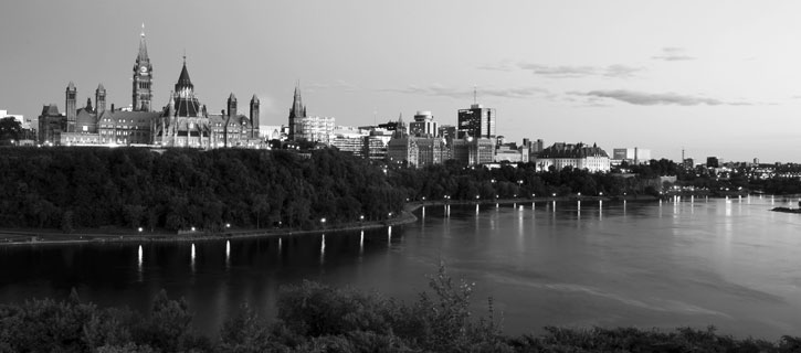 Photo panoramique de la Colline du Parlement